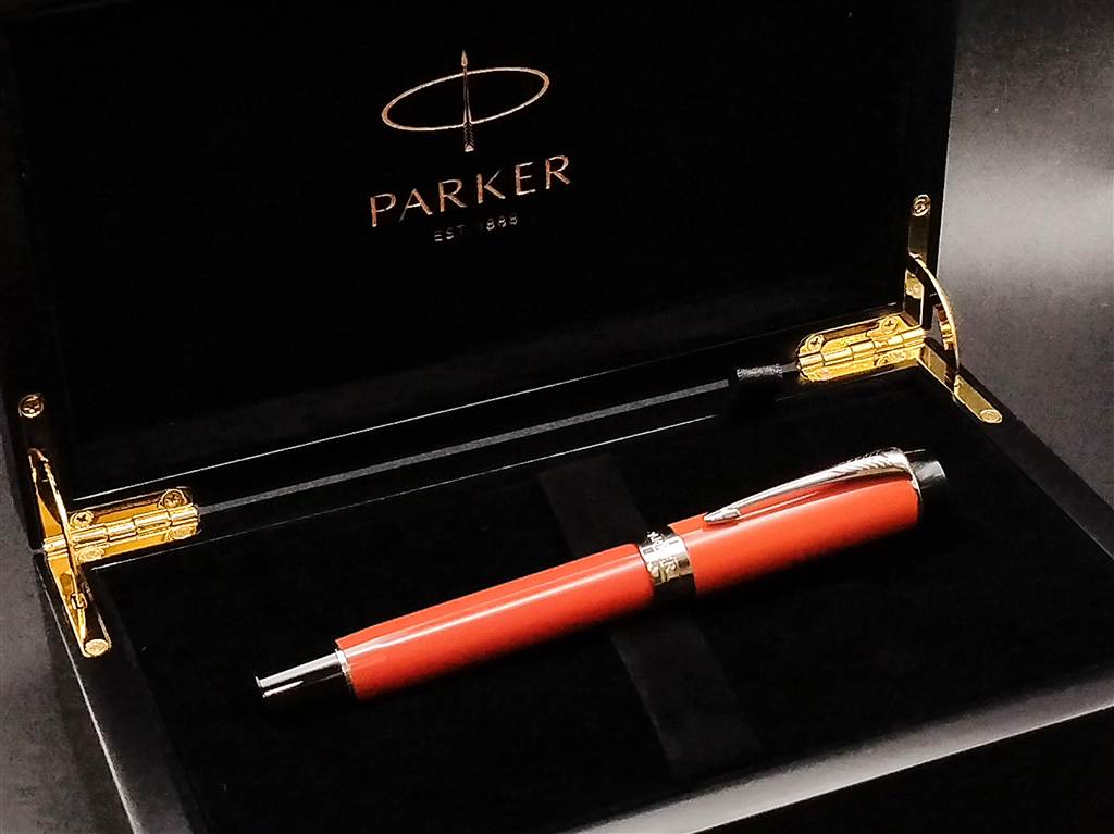 parker_duo_big_red_in_wooden_box